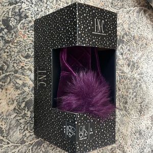 Brand new. Inc slippers.  Large.